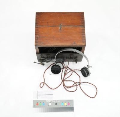 RADIO: CRYSTAL RADIO SET IN WOODEN RECTANGULAR BOX WITH HEADPHONES