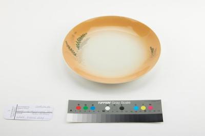 PLATE: WEMBLEY WARE, TAN FERN PATTERN