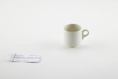 CUP: BRISTILE, WHITE