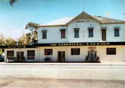 Mundijong Tavern 1970s