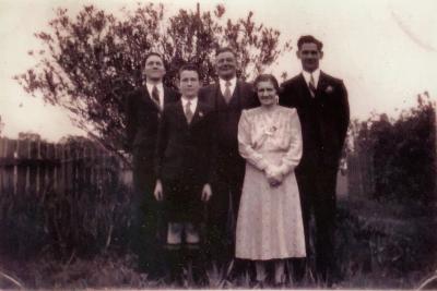 Lightbody family – in their Sunday best early 1940s