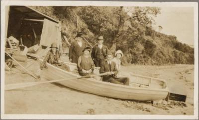 PHOTOGRAPH (DIGITAL COPY): FAMILY GROUP IN A BOAT, MELBOURNE, WHITE FAMILY