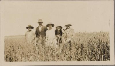 PHOTOGRAPH (DIGITAL COPY): MOTHER, LIONEL, SHIRLEY ? IN A FIELD, WHITE FAMILY