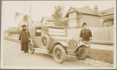 PHOTOGRAPH (DIGITAL COPY): AUNTIE BESSIE AND MOTHER, MELBOURNE, WHITE FAMILY