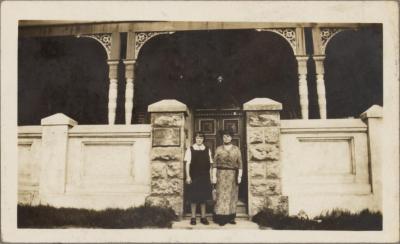 PHOTOGRAPH (DIGITAL COPY): ROSE AND MOTHER, LADIES COLLEGE COVENT ENTRANCE, WHITE FAMILY