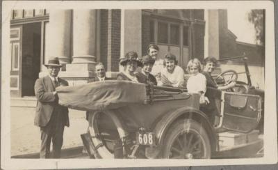 PHOTOGRAPH (DIGITAL COPY): PICNIC YORK TOWN HALL, WHITE FAMILY