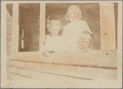 PHOTOGRAPH (DIGITAL COPY): BIDDY, ROSE AND JOHN, NORTH BEACH, WHITE FAMILY