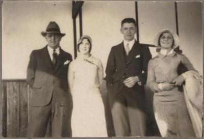 PHOTOGRAPH (DIGITAL COPY): BEACH SEPTEMBER 1930, WHITE FAMILY