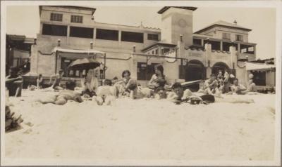 PHOTOGRAPH (DIGITAL COPY): GROUP AT COTTESLOE BEACH, CENTENARY PAVILION, DECEMBER 1930, WHITE FAMILY