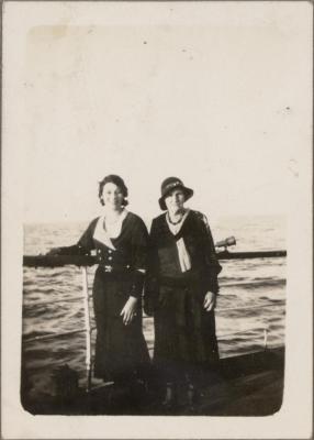 PHOTOGRAPH (DIGITAL COPY): DORRIS AND MEG LOCKLIN KYBRA? 1933, WHITE FAMILY