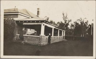 PHOTOGRAPH (DIGITAL COPY): SHIRLEY AT SUBIACO ROAD, WHITE FAMILY