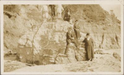 PHOTOGRAPH (DIGITAL COPY): FAMILY IN MELBOURNE, WHITE FAMILY