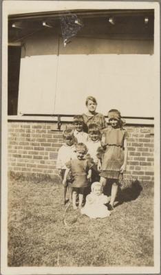 PHOTOGRAPH (DIGITAL COPY): CHILDREN WITH MOTHER AT SUBIACO ROAD, WHITE FAMILY