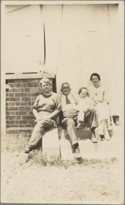 PHOTOGRAPH (DIGITAL COPY): MOTHER, DAD, GEORGIE, ALICE AT SUBIACO ROAD, WHITE FAMILY