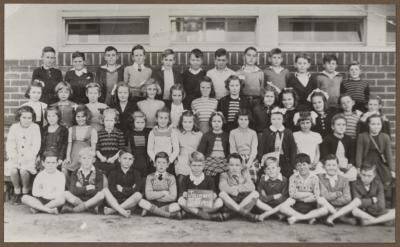 PHOTOGRAPH (DIGITAL): YEAR TWO/THREE CLASS PHOTO, 1950, FROM JOLIMONT HISTORICAL IMAGES ALBUM 2, DON GIMM