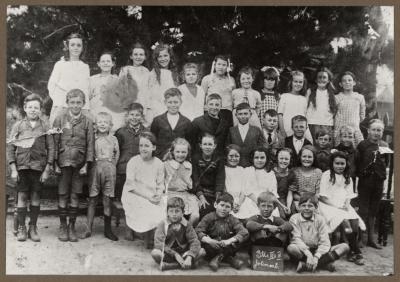 PHOTOGRAPH (DIGITAL): YEAR THREE/FOUR CLASS PHOTO, FROM JOLIMONT HISTORICAL IMAGES ALBUM 2, DON GIMM