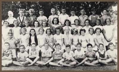 PHOTOGRAPH (DIGITAL): YEAR THREE/FOUR CLASS PHOTO, 1954, FROM JOLIMONT HISTORICAL IMAGES ALBUM 2, DON GIMM