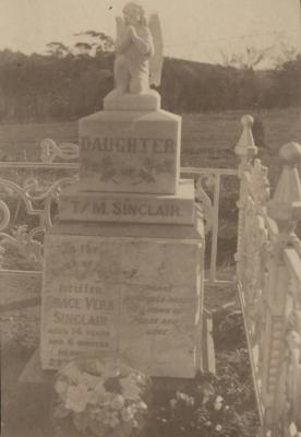 HEADSTONE OF GRACE VERA SINCLAIR