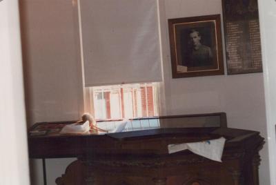 PHOTOGRAPH: MUSEUM INTERIOR - WEST WALL, ROOM 6, DURING REORGANISATION - 1985