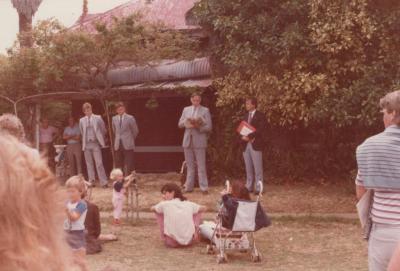 PHOTOGRAPH: SALE OF 18 CHESTER STREET SUBIACO, 8TH DECEMBER 1984