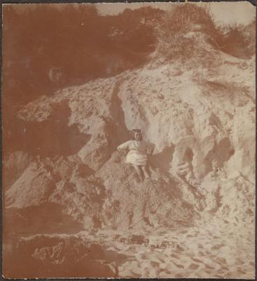 PHOTOGRAPH (DIGITAL): MINNA LIPFERT AT SCARBOROUGH BEACH, FROM MINNA LIPFERT ALBUM