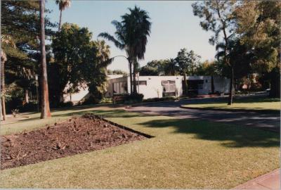 PHOTOGRAPH: 'CITY OF SUBIACO CHAMBERS AND OFFICES' 1989