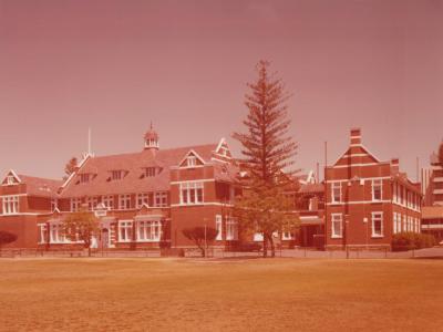 PHOTOGRAPH: PERTH MODERN SCHOOL