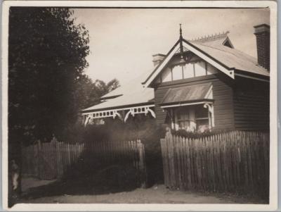 PHOTOGRAPH: HOUSE IN SMYTH ROAD BUILT BY GRUNDMANN