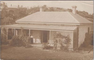 POSTCARD: THE NEWMAN HOUSE IN BEACONSFIELD