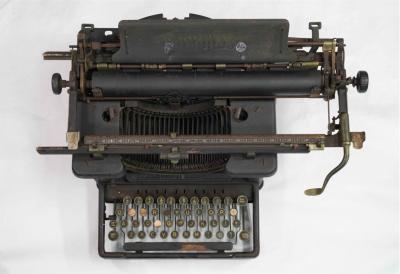 TYPEWRITER: REMINGTON UPRIGHT MANUAL