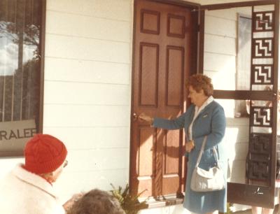 State President Lola Lundy opens Hopetoun Holiday home