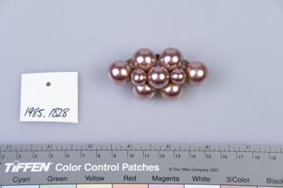 BROOCH: IMITATION PEARLS