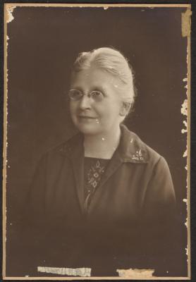 PHOTOGRAPH: PORTRAIT OF MRS ELLEN ELIZABETH BROWNE