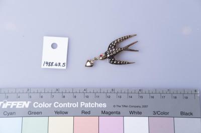BROOCH: BIRD SHAPED