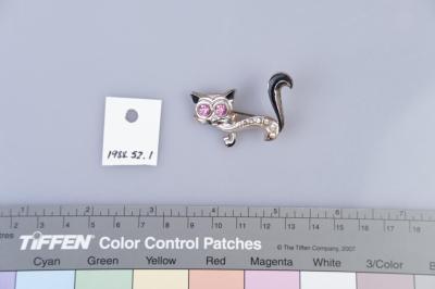 BROOCH: CAT WITH PINK DIAMANTE EYES