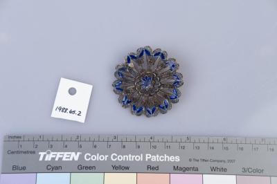 BROOCH: FILAGREE, FLOWER SHAPED