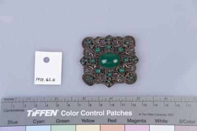 BROOCH: FILAGREE, LEAVES AND FLOWERS WITH JADE