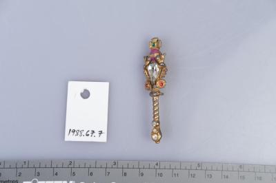 BROOCH: GOLD SCEPTRE AND FISH