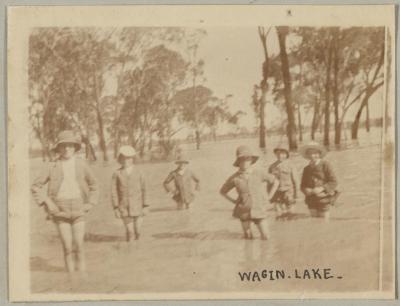 PHOTOGRAPH (DIGITAL COPY): CHILDREN AT WAGIN LAKE, ABRAHAMS FAMILY