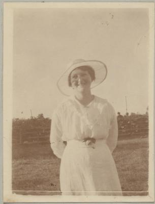 PHOTOGRAPH (DIGITAL COPY): WOMAN IN HAT, ABRAHAMS FAMILY