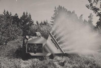 PHOTOGRAPH: METTERS 'AIR MIST' CONCENTRATED SPRAYER