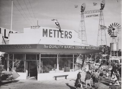 PHOTOGRAPH: METTERS EXHIBIT, PERTH ROYAL SHOW, C.1950