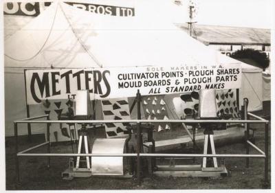 PHOTOGRAPH (COPY): METTERS' EXHIBIT, PERTH ROYAL SHOW