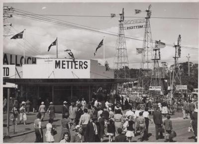 PHOTOGRAPH: METTERS' EXHIBIT, PERTH ROYAL AGRICULTURAL SHOW, C.1950