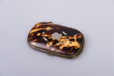 PURSE: TORTOISE SHELL COVER WITH SIVLER INLAY