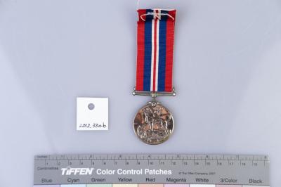 MEDAL: WORLD WAR II WAR SERVICE MEDAL WITH RIBBON, ENVELOPE