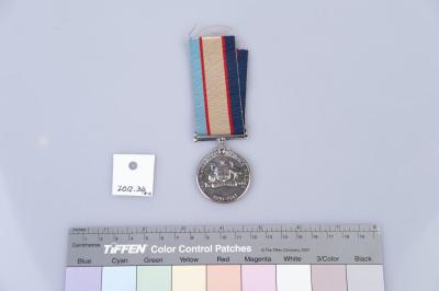 MEDAL: WORLD WAR II THE AUSTRALIA SERVICE MEDAL WITH RIBBON AND BOX