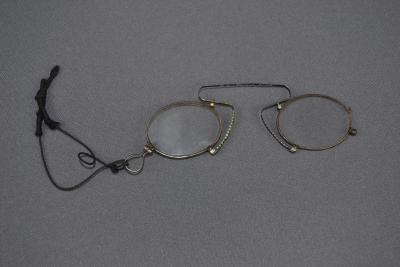 PINCE-NEZ SPECTACLES