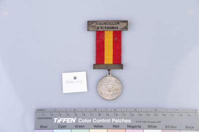 BADGE: CITY OF SUBIACO ANNIVERSARY MEDAL, COUNCILLOR RICHARD THOMAS