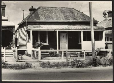 PHOTOGRAPH: VIEW OF HOUSE IN ROBERTS ROAD, SUBIACO